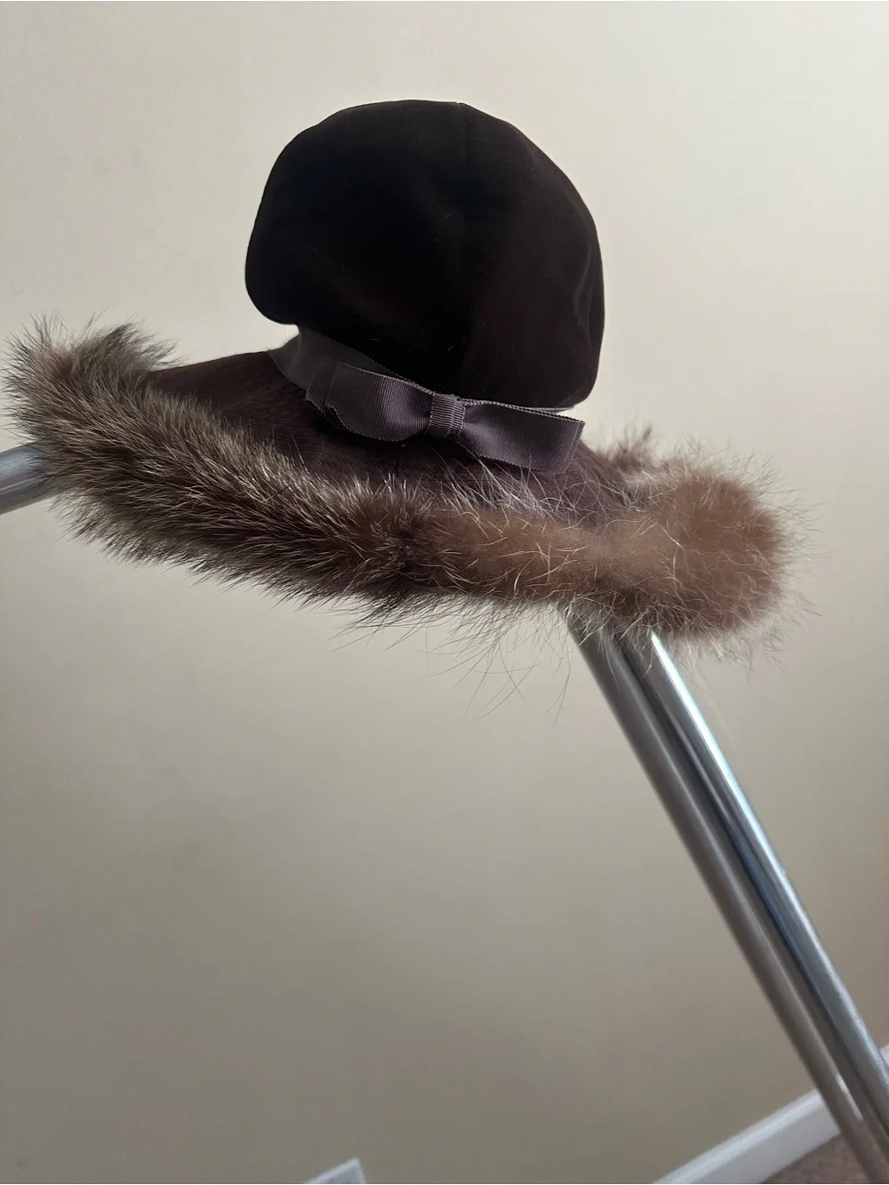 Vintage womans raccoon trim hat